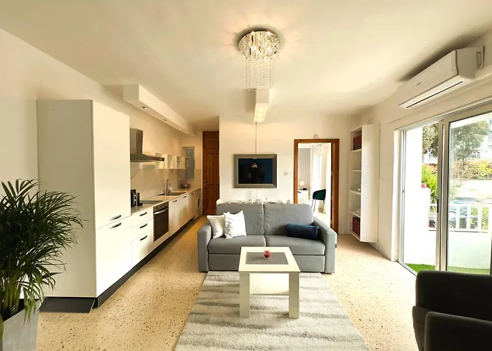 Close To Beach Unique & Cozy Apartment 3 Balconies Country Views