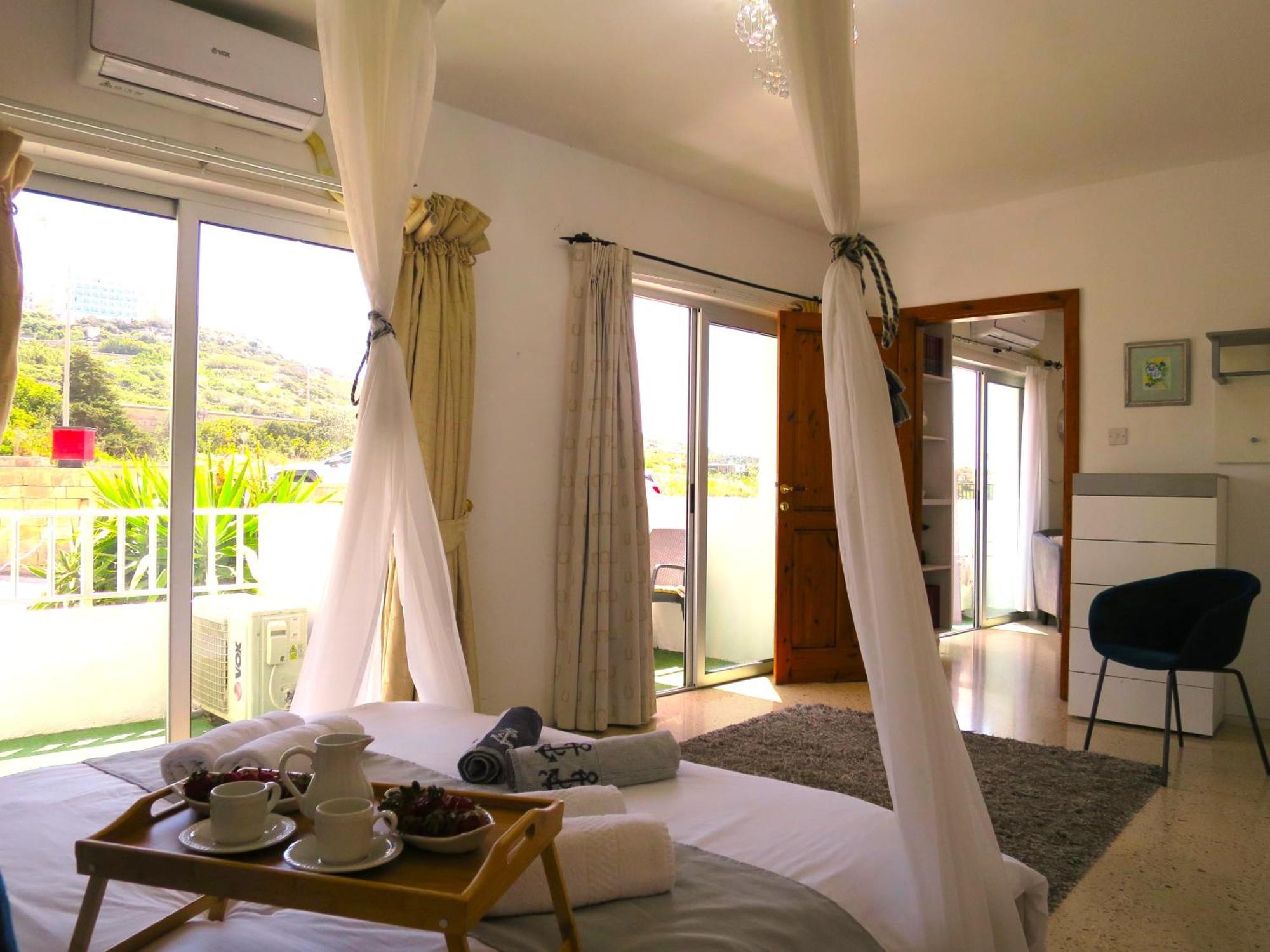 Apartment Close To Unique & Cozy 3 Balconies Country Views